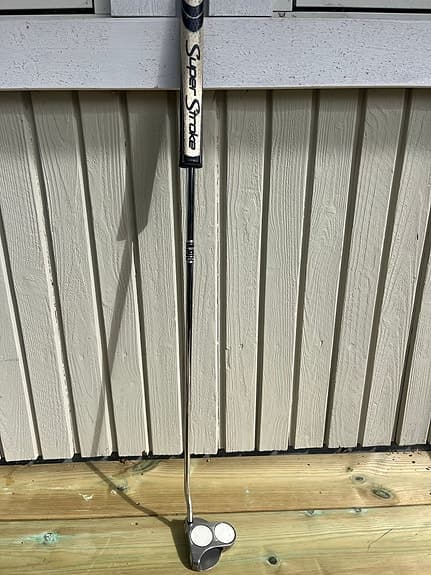 Odyssey 2-Ball putter med SuperStroke-grepp Vänster