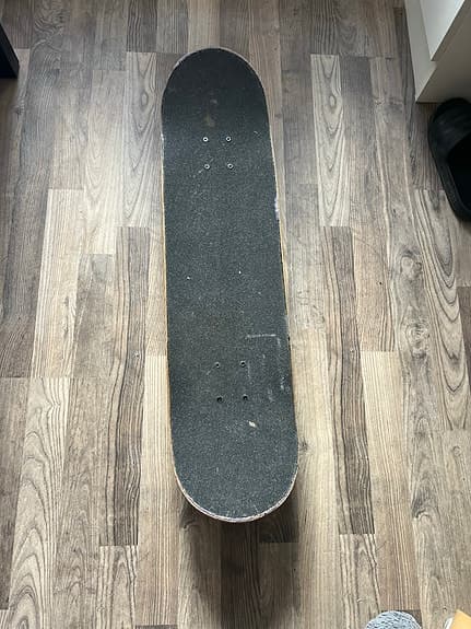 Skateboard nästan ny