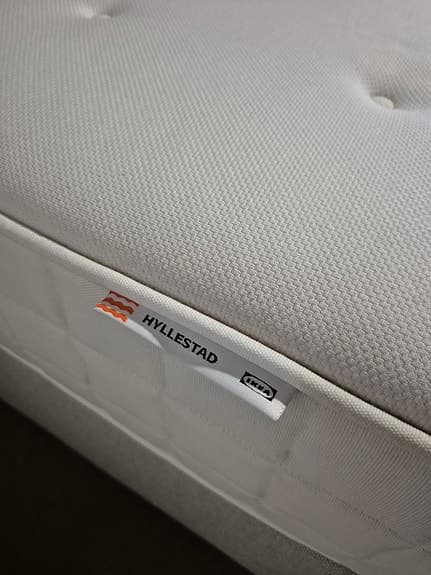 IKEA HYLLESTAD madrass med resorbotten