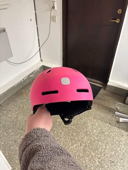 POC Fornix hjälm rosa. Kan ej skickas bara upphämtning