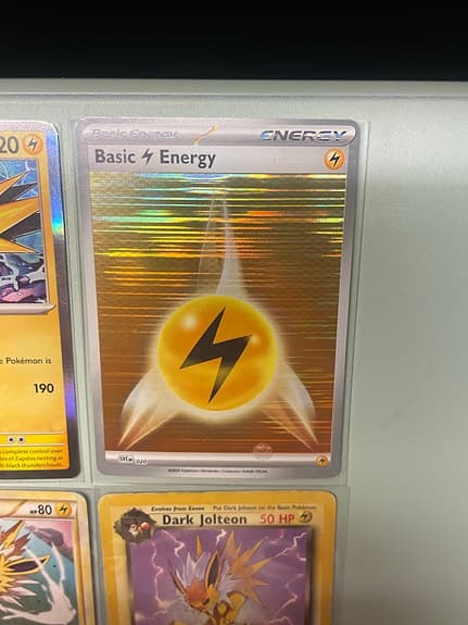 Pokémonkort–Zapdos Holo + Dark Jolteon + Jolteon +Energy -Lightning