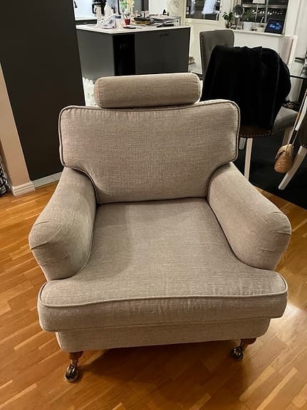 Stilren soffgrupp Howard Deluxe med fåtölj
