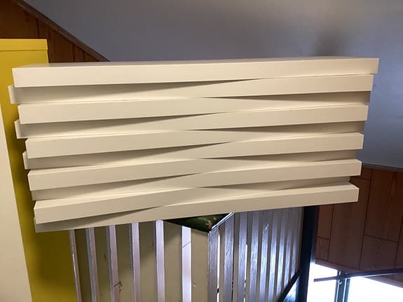 Vita hyllor från IKEA  5 st  110x26x5.    /   250:- för samtliga .
