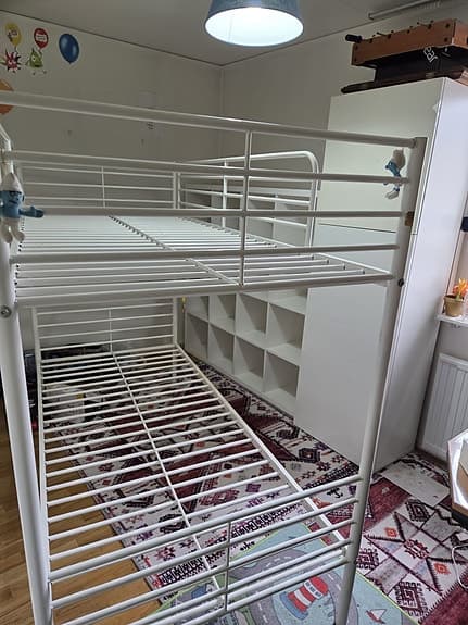 Våningensäng i metall