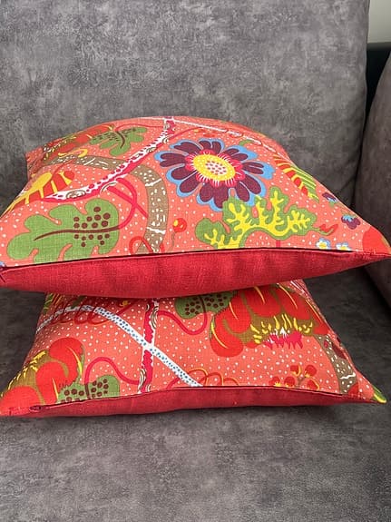 2st Kuddfodral/ Tyg Från Svenskt Tenn/ Josef Frank/ Mirakel Röda