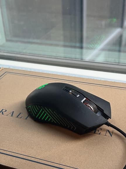 SG gamingmus med RGB-belysning och USB-kabel