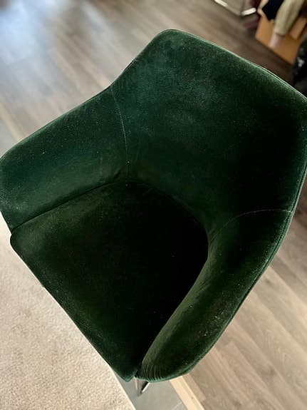 4 st matstolar i sammet (grön) säljes