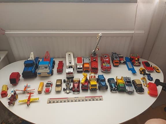 29 st vintage leksaksbilar – Corgi Esso, Nylint & Made in Japan