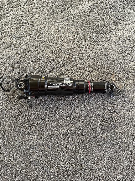 Helt ny RockShox SID Luxe bakdämpare svart