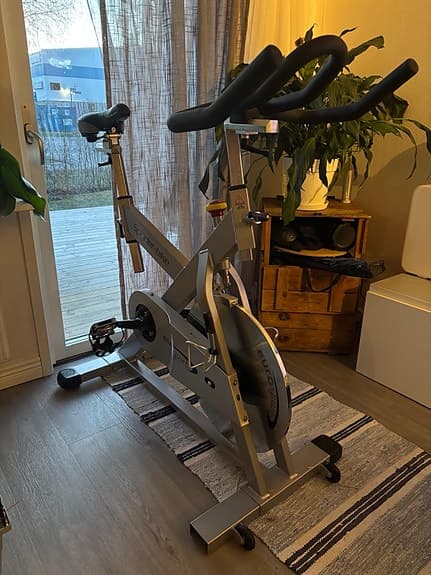 Spyder-bike motionscykel spinningcykel grå