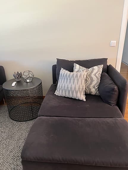 IKEA schäslong mörkgrå soffa