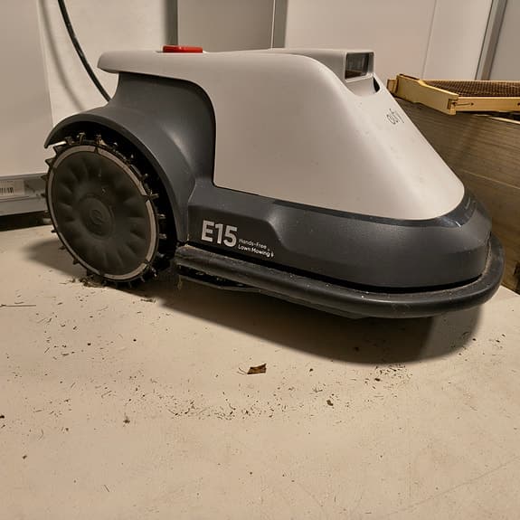 Eufy E15 robotgräsklippare