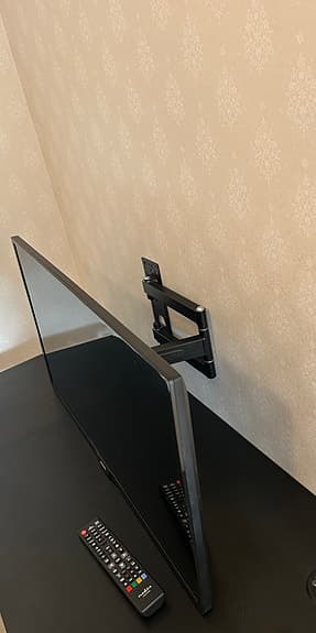 PHILIPS TV 32PFS4132/12 med väggstativ