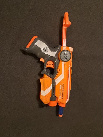 Rolig pistol leksak födelsedag