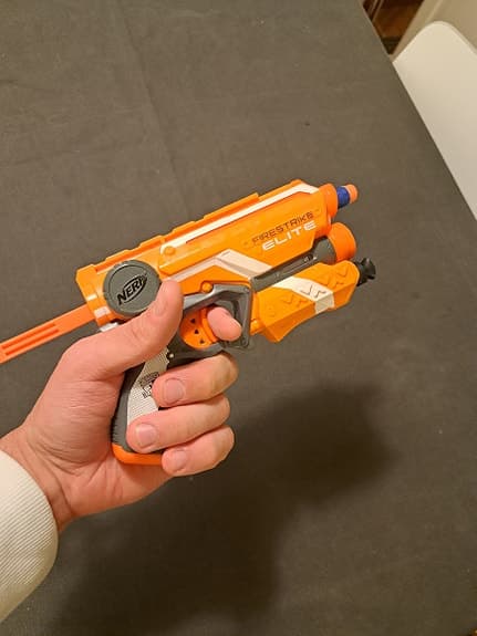 Rolig pistol leksak födelsedag