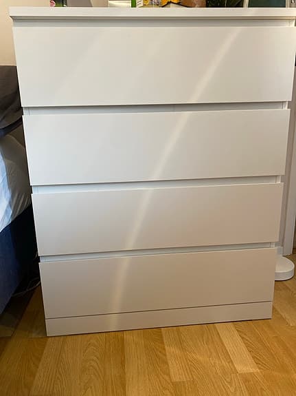Vit Malm byrå 4 lådor
