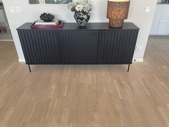 Byrå från Decotique