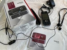 Nokia E75 Silver Black – Samlarexemplar i nyskick (CIB)