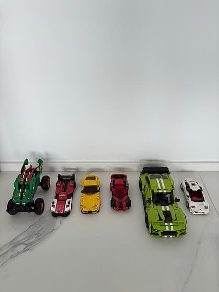 LEGO bilar i olika modeller