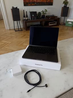 Apple MacBook Pro 14” M5 1TB