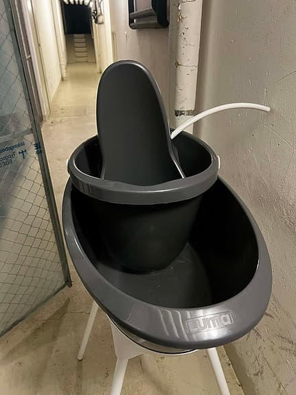 Stokke Flexi Bath badbalja med stativ svart/grå
