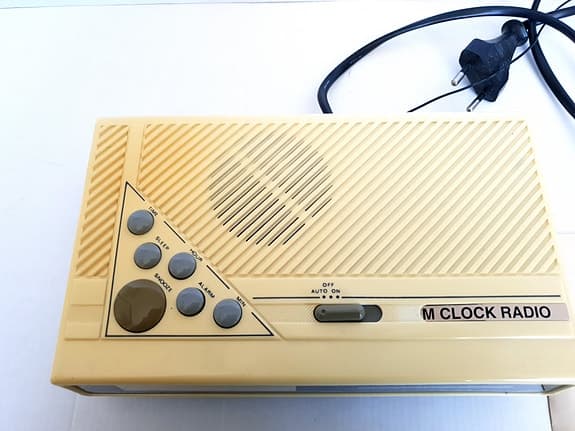 Retro - Crown Japan CR-T1 klockradio