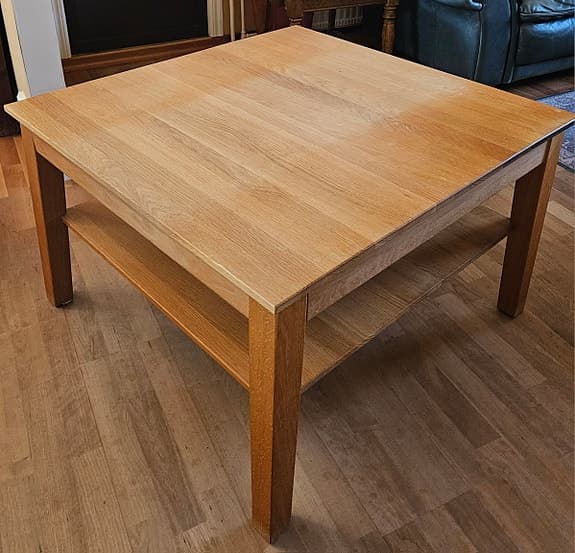 Soffbord I massiv ek säljes