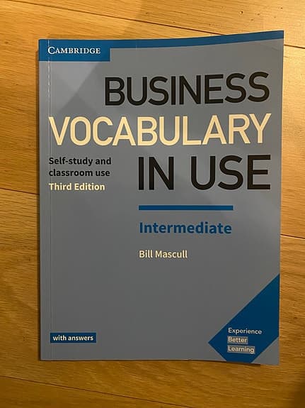 Business Vocabulary in Use Intermediate lärobok i engelska