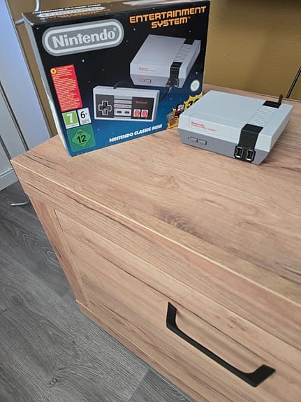 Nintendo Classic Mini 8-bit spelkonsol