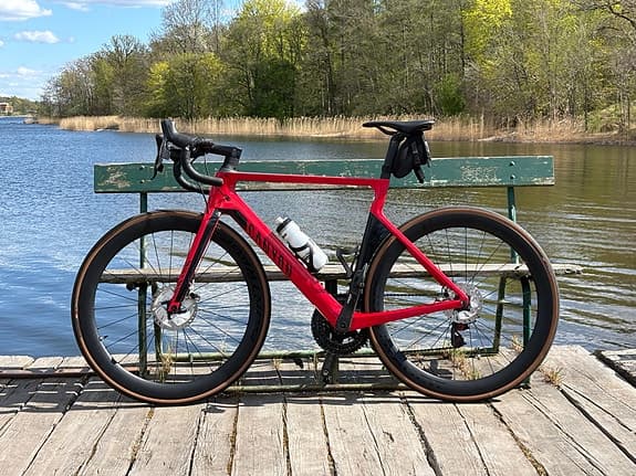 2021 Canyon Aeroad CF SLX with Sram Red eTap & Quark Power Meter