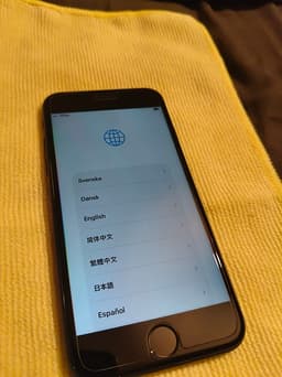 Apple iPhone SE2 - 128 GB svart