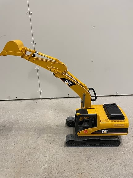Bruder CAT grävmaskin leksaksgående
