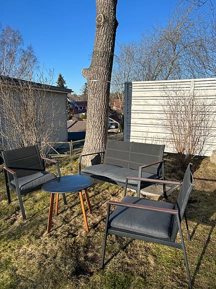 Fin soffgrupp som nästan är helt oanvänd.