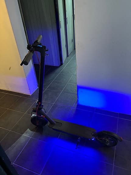 Elektrisk elscooter svart