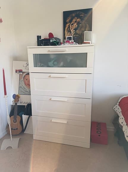 VIT BYRÅ - från IKEA