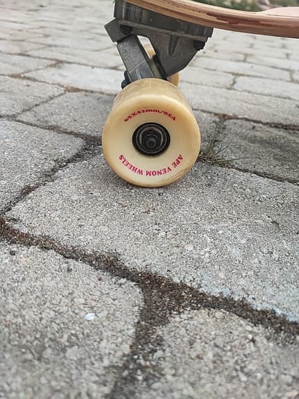 Tayana longboard trä med hjul från Seismic