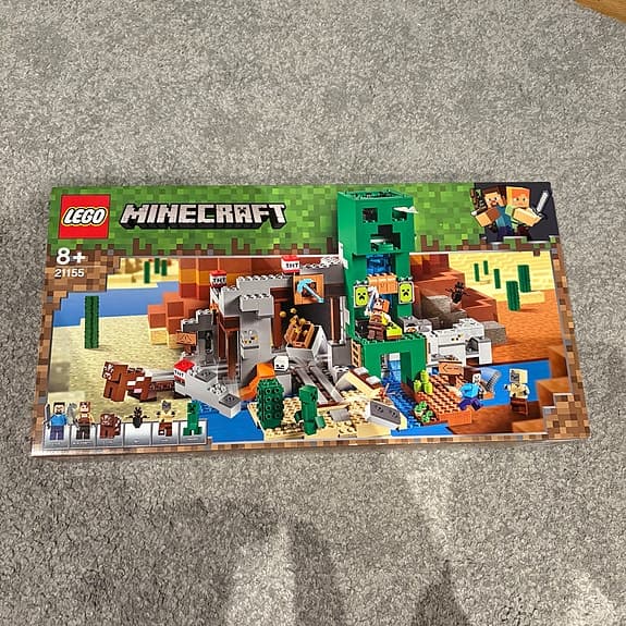 LEGO Minecraft set - oöppnad