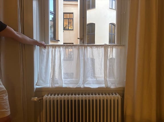Cafégardin med gardinstång