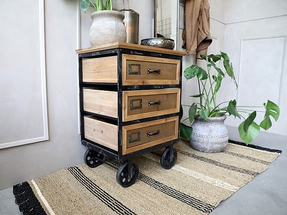 Byrå på hjul - 3 lådor - Chic Antique Danmark