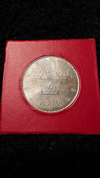 Svenskt 50 kronors jubileumsmynt i kapsel