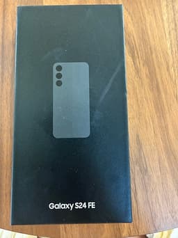 Samsung Galaxy S24 FE oöppnad