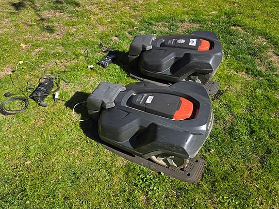 Husqvarna Automower 440 robotgräsklippare 2022 resp 2019