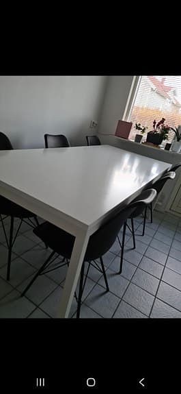 Superfint matbord