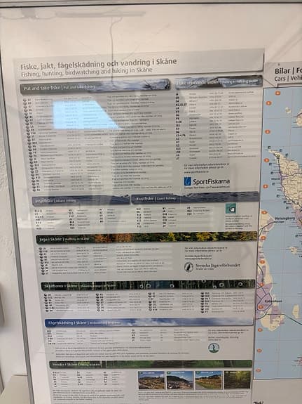 Tavlor karta över Skåne och fiskemotiv