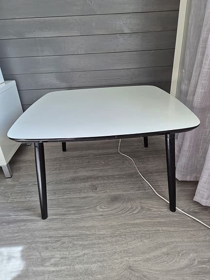 Soffbord vit/svart
