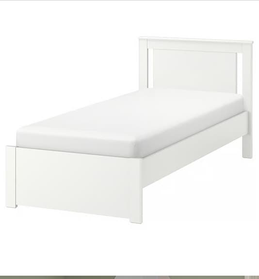 Säng från IKEA