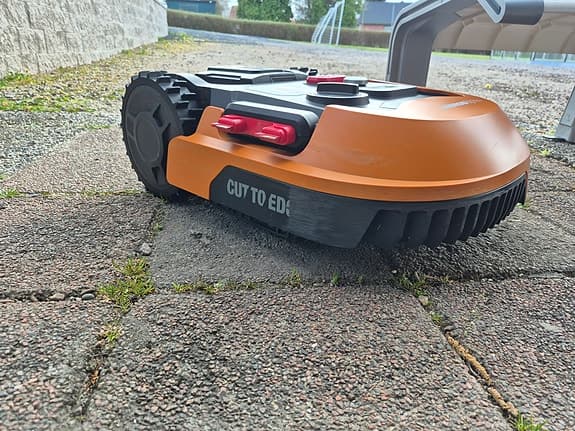 Worx Landroid M500+ och garage