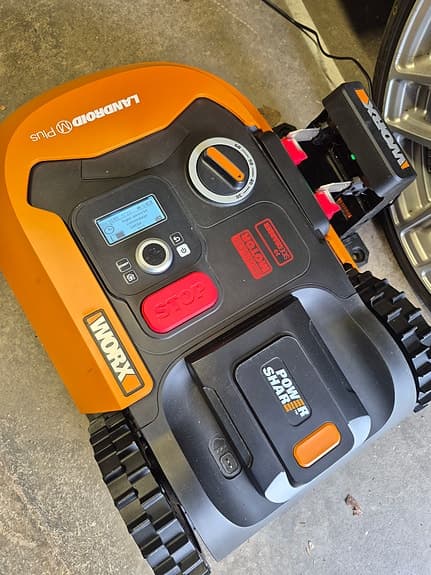Worx Landroid M500+ och garage