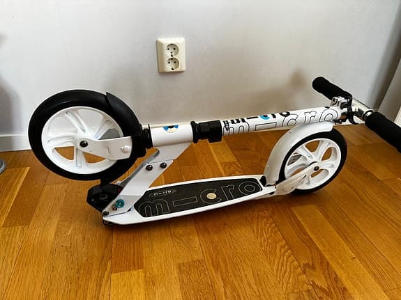 Micro sparkcykel vit