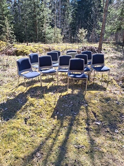 Konferensbord m. 12 stapelbara stolar